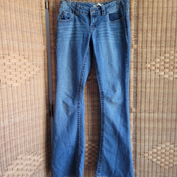 No Boundaries Jeans - Picture 1 of 5